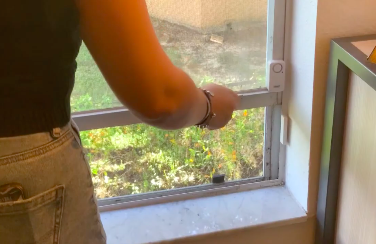 (this one)Residents of apartments in the UCF area have safety concerns